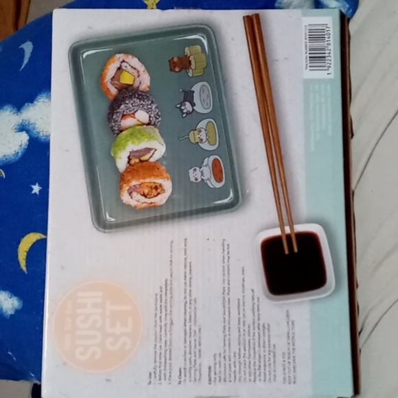 Kawaii Cat Sushi Set, NIB - Picture 2 of 3